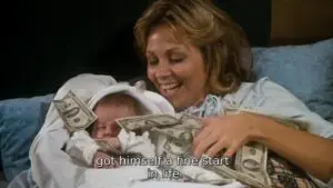 Un bébé qui rapporte